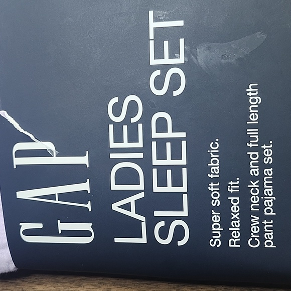 Gap Ladies Sleep Set - NWT - Picture 2 of 5
